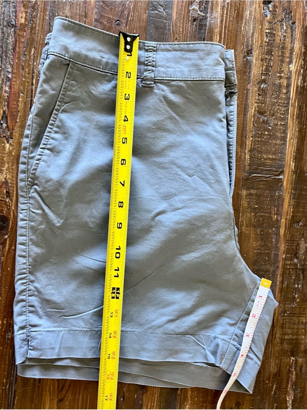 Old Navy Trio of High Waist Everyday Shorts: Tan,Gray, Green Sz 12 EUC - Picture 12 of 16